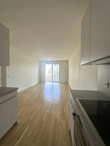 Helle 2-Zimmerwohnung * Sonnenbalkon zum Innenhof * Einbauküche * Ruhige Lage in Moabit — photo 1